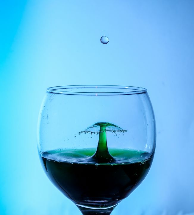 Waterdrop in a wineglass - My-Photography