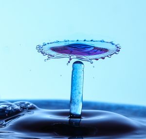 Spinning top waterdrop